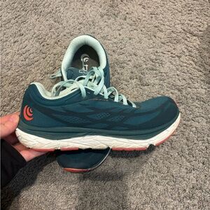 Women's Athletic Shoes in Teal by Topo Athletic